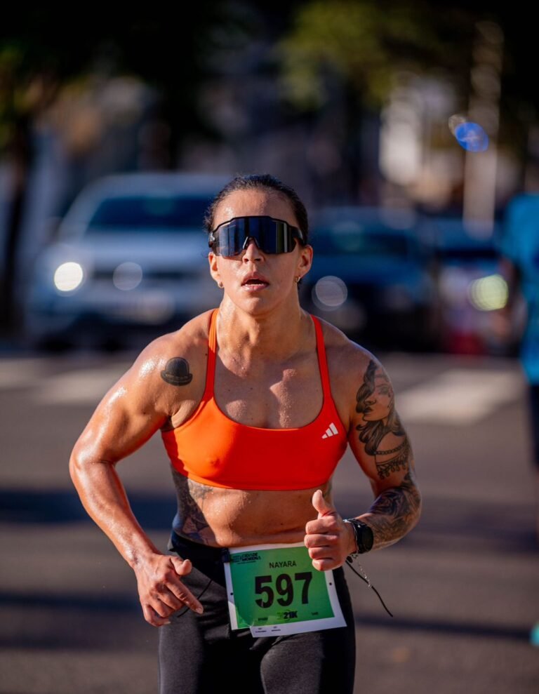 Nayara Takeuchy faz a primeira meia-maratona e conquista