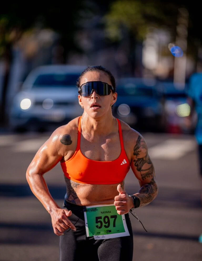 Nayara Takeuchy faz a primeira meia-maratona e conquista