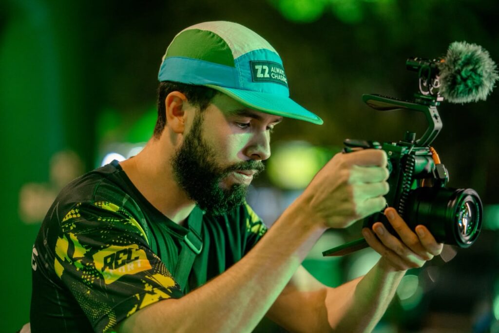 Quem está por trás da câmera?